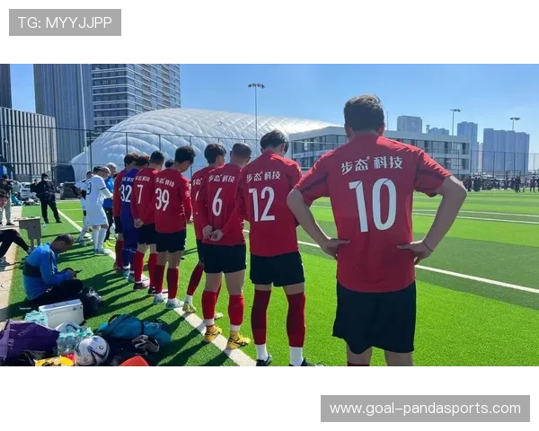 足球巨星告别绿茵场的时刻回顾与未来展望：他们的传奇与影响力将如何延续